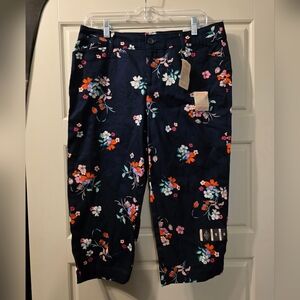 St Johns Bay Navy Maisie Floral Capri Pants - Size 10